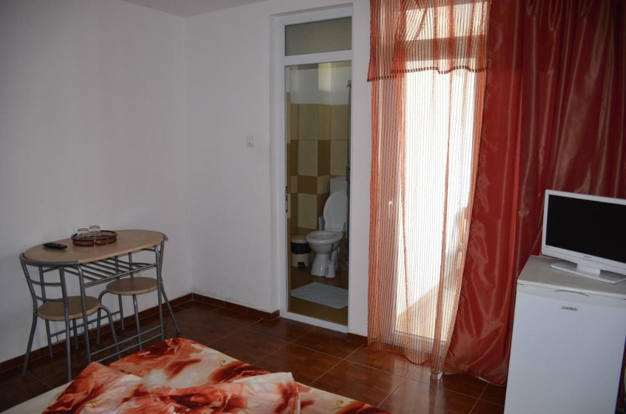 Vila Cu Livada Костинешти Экстерьер фото