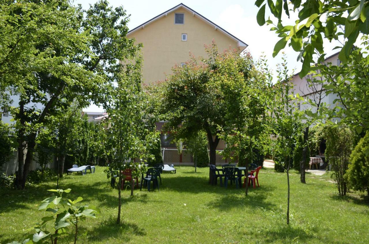 Vila Cu Livada Костинешти Экстерьер фото